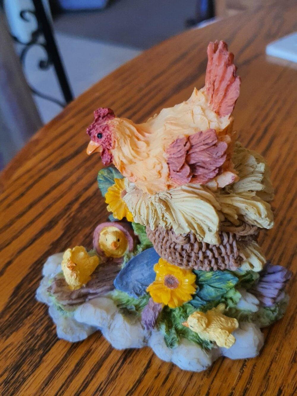 Resin Hen Nest Chicks Figurine~Plastic Chicken Figure~3 3/4" Tall~Farm~Flower